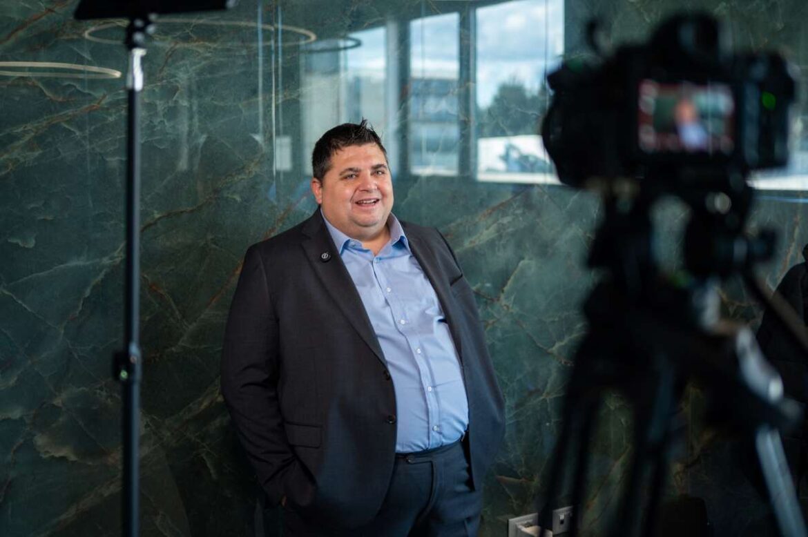 Dimensione dà il benvenuto ai clienti di Virgin Fibra con un impegno chiaro: qualità, continuità e trasparenza